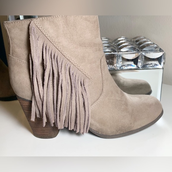 Madden Girl (size 8) Taupe Fringe Booties with Heels - Picture 7 of 16